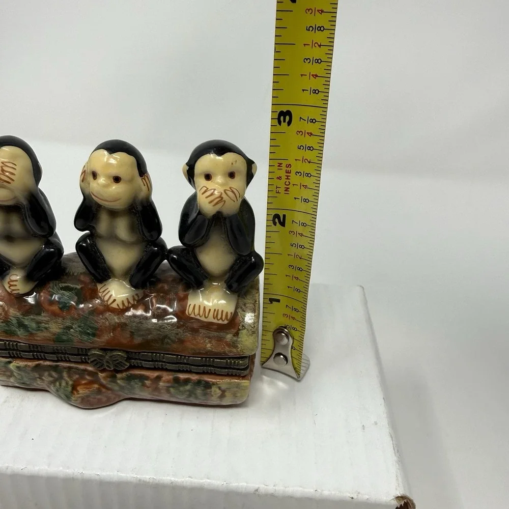 Monkey Trinket Box Hear See Speak No Evil- 3 Monkeys On Log has Banana!